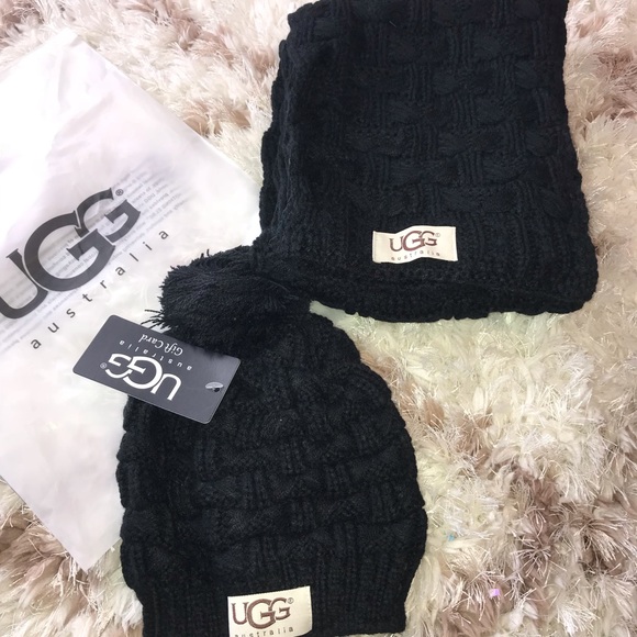 Ugg Pom beanie hat and scarf - Picture 4 of 5
